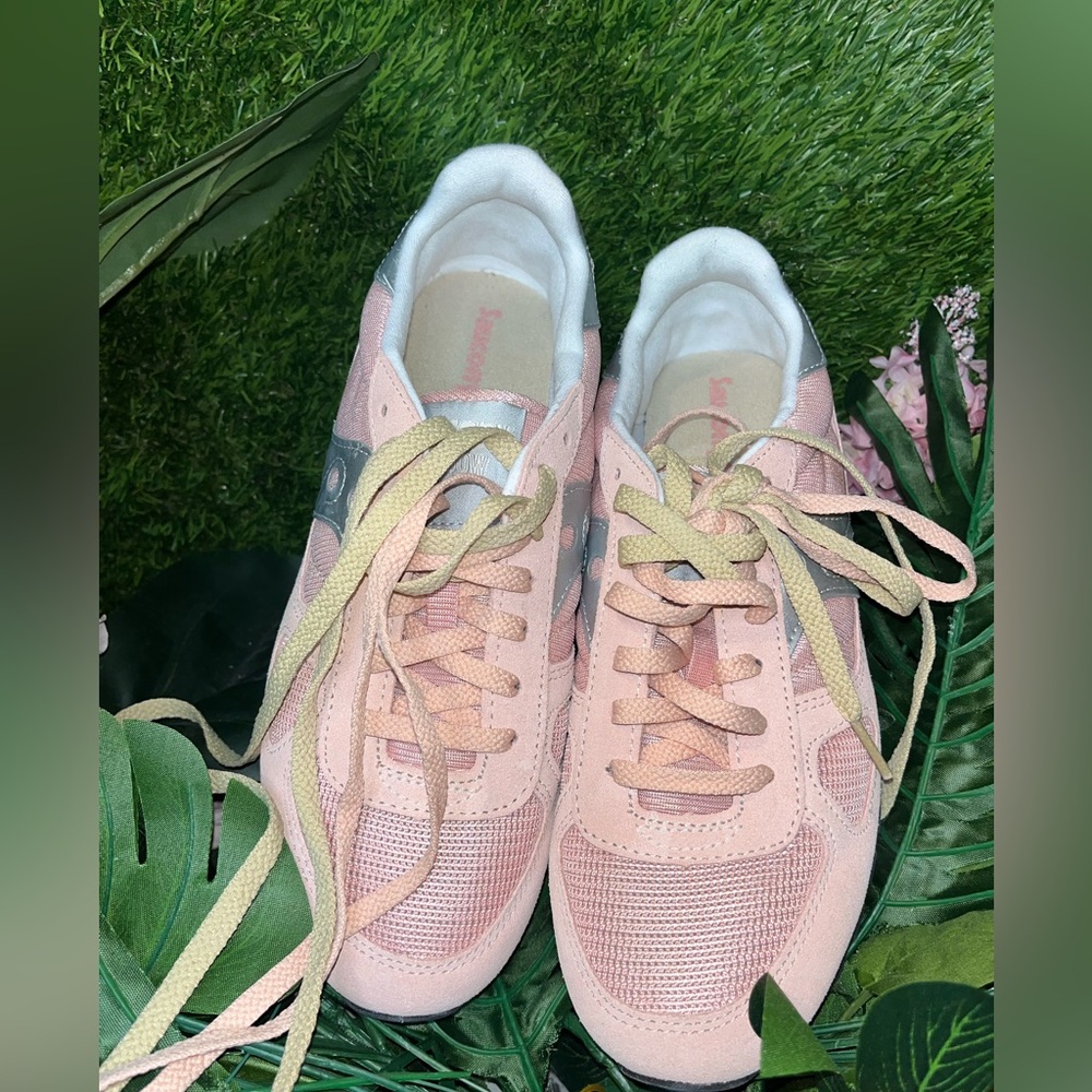 Saucony Shadow Pink sneakers size 9 Women’s